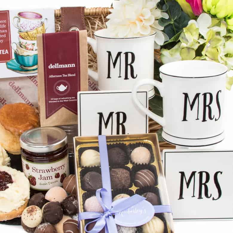 Anniversary & Wedding Hampers | Free Delivery & Message Card | Delimann ...