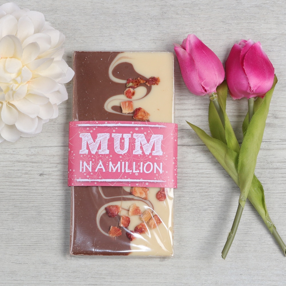 Mother’s Day Strawberries & Cream Chocolate Bar (100g)